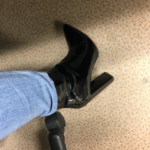 Cute booties - Picture 3 of 4